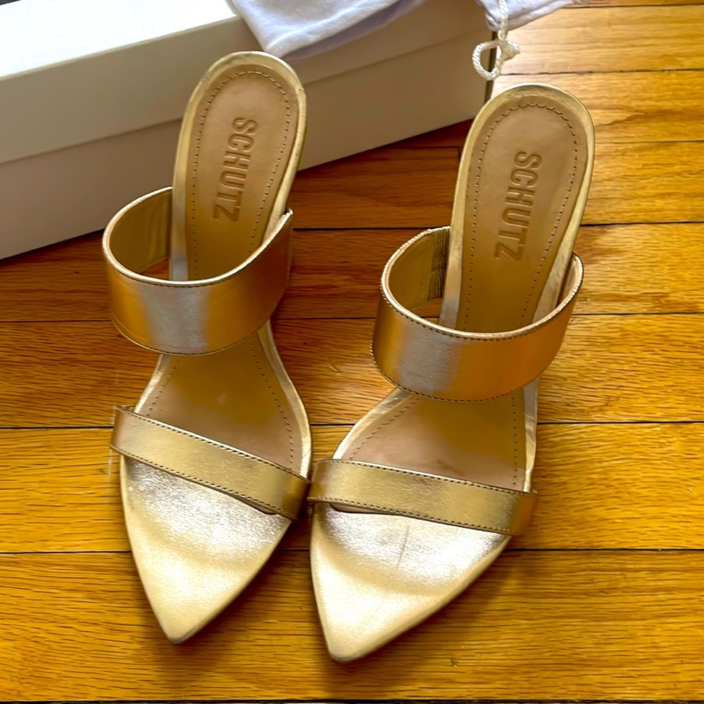 Gold wedges